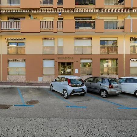 Nausicaa - Cosy With Terrace Apartament